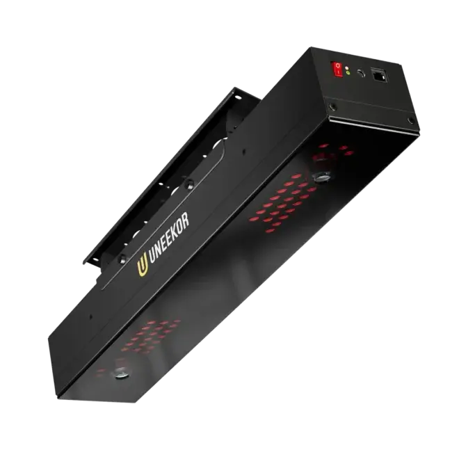 Uneekor Eye XR overhead launch monitor